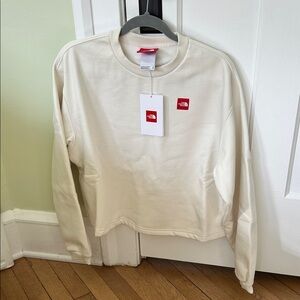 NWT North Face Redbox Crew, size S.